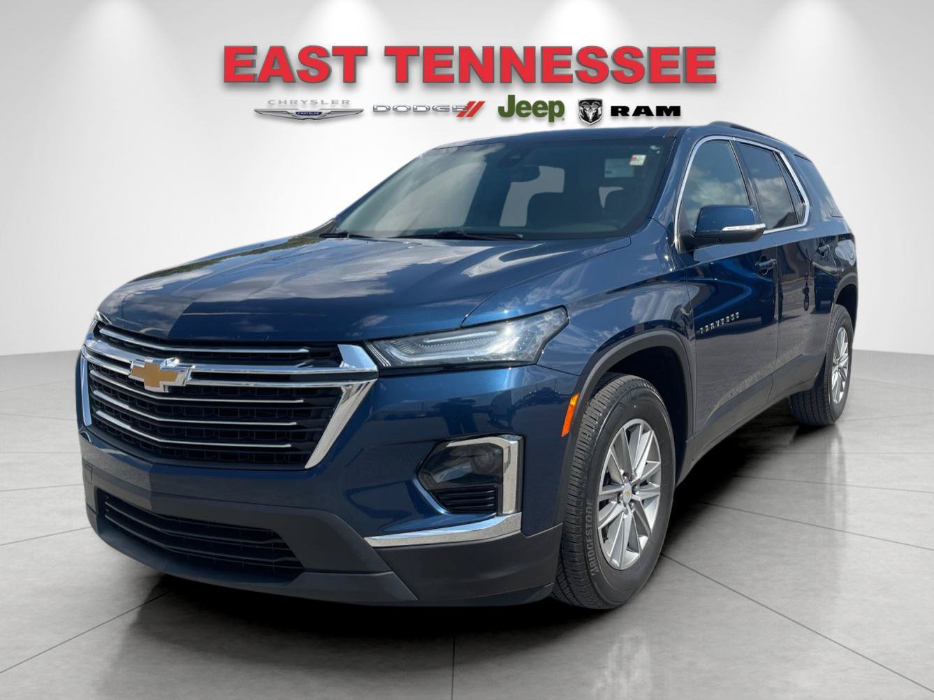 Used 2023 Chevrolet Traverse LT FWD image 7