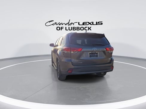 Used 2019 Toyota Highlander XLE image 7