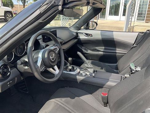 Used 2025 MAZDA MX-5 Miata Club RWD image 2