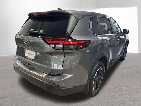 Certified 2026 Nissan Rogue SV w/ Cold Weather Package AWD/4WD image 41