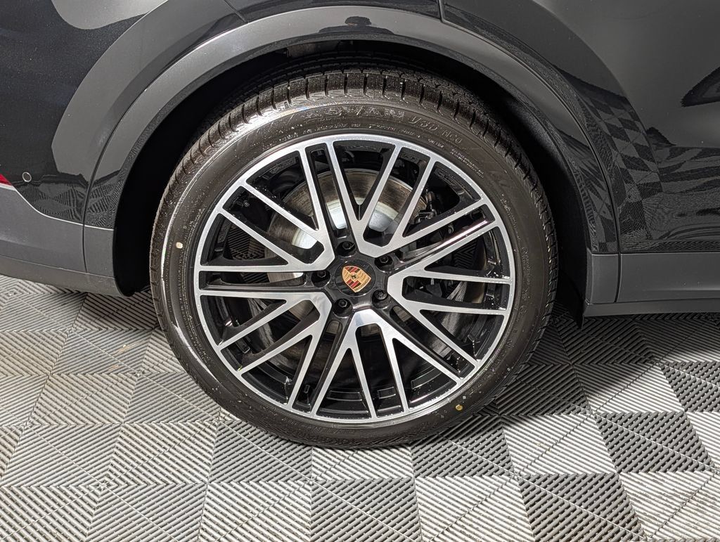 New 2026 Porsche Cayenne AWD/4WD image 12