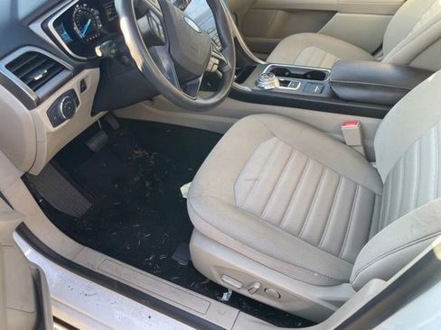 Used 2019 Ford Fusion SE FWD image 8