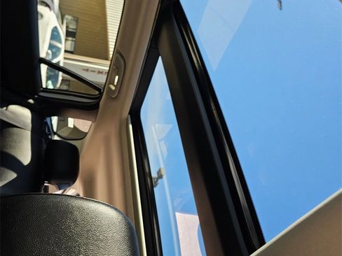 Used 2025 MAZDA CX-50 AWD 2.5 S w/ Premium Plus Pkg image 22