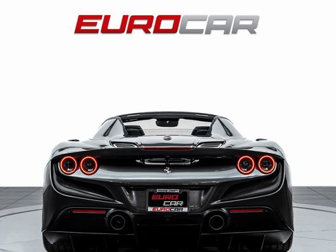 Used 2022 Ferrari F8 Tributo image 5