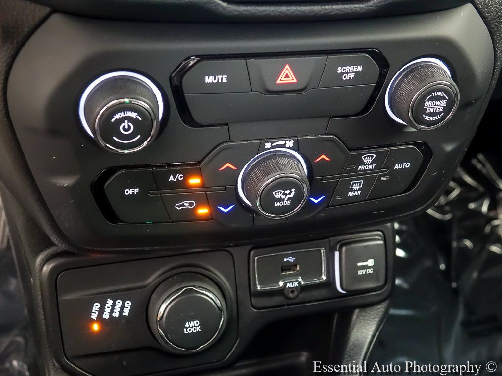 Used 2018 Jeep Renegade Latitude w/ Popular Equipment Group AWD/4WD image 17