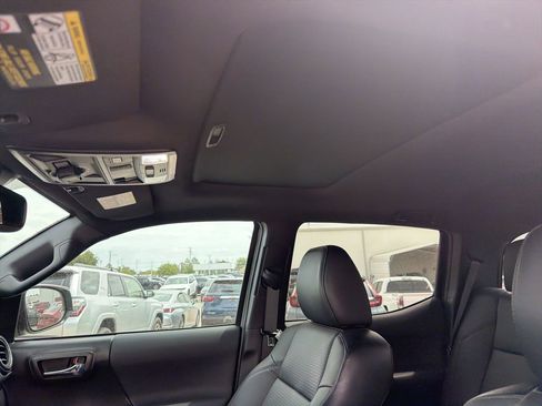 Used 2023 Toyota Tacoma TRD Off-Road w/ TRD Premium Off Road Package image 13