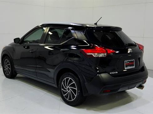 Used 2019 Nissan Kicks S FWD image 6
