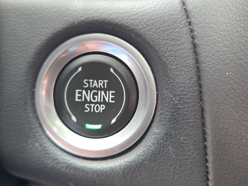 Used 2023 GMC Yukon SLT image 16