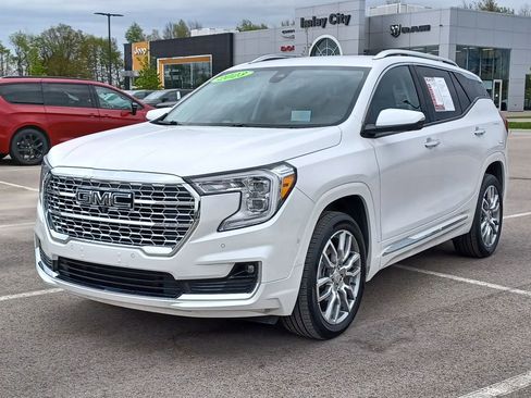 Used 2023 GMC Terrain Denali w/ LPO, Floor Liner Package AWD/4WD image 2