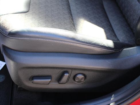 Used 2022 Kia Niro EX image 28