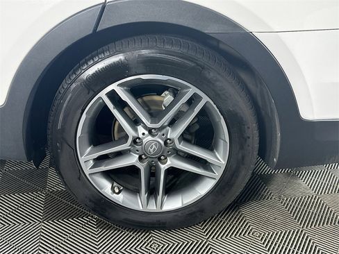 Used 2017 Hyundai Santa Fe Limited image 33