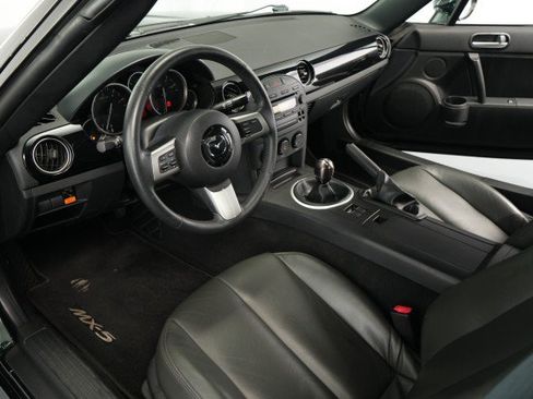Used 2007 MAZDA MX-5 Miata Sport RWD image 30