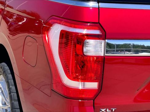 Used 2020 Ford Expedition XLT w/ Equipment Group 202A AWD/4WD image 25