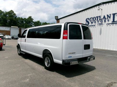 Used 2025 Chevrolet Express 3500 LT w/ LT Preferred Equipment Group RWD image 8