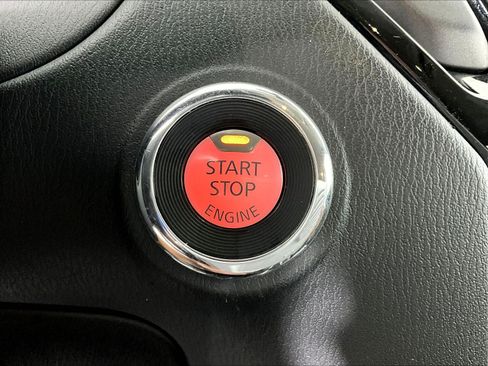Used 2018 Nissan Pathfinder SV AWD/4WD image 37