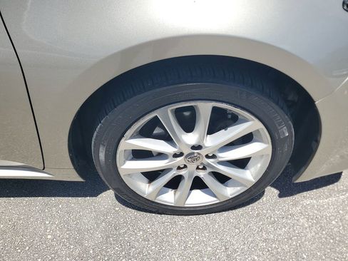 Used 2013 Toyota Avalon Limited image 10