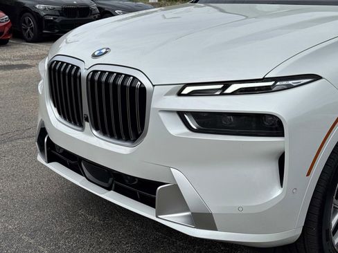 Used 2026 BMW X7 xDrive40i AWD/4WD image 10