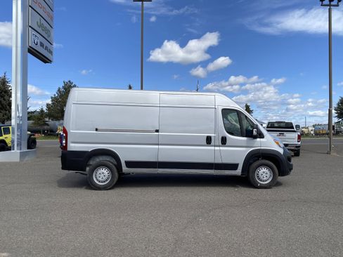 New 2025 RAM ProMaster 2500 w/ Convenience Group image 2