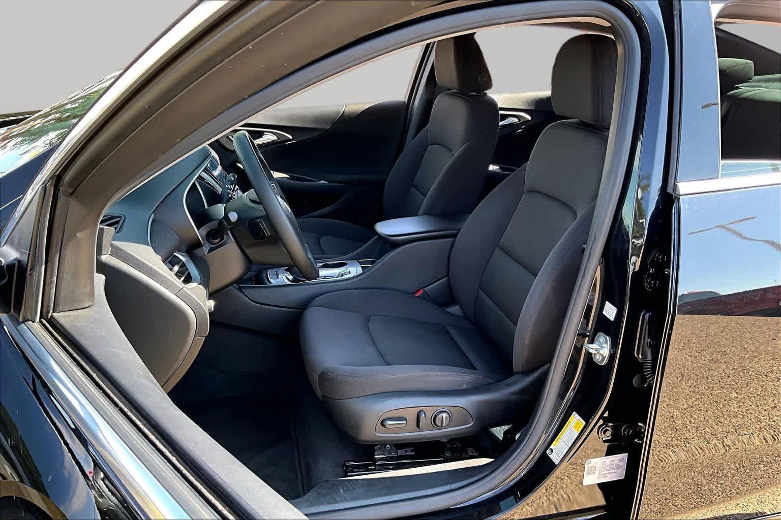 Used 2024 Chevrolet Malibu RS FWD image 7