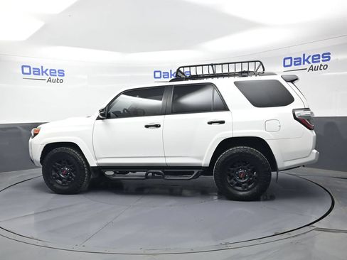 Used 2021 Toyota 4Runner Venture w/ Moonroof Package AWD/4WD image 4