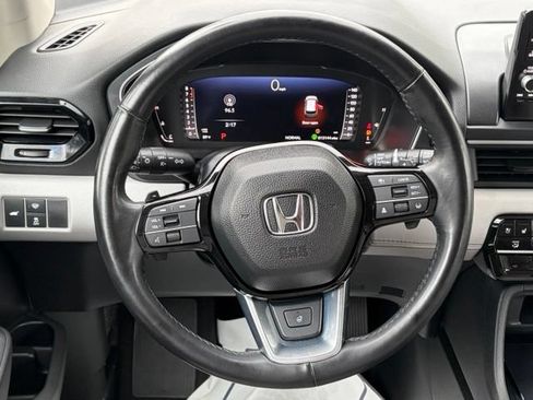 Used 2025 Honda Pilot Elite image 41