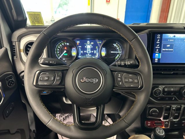 Used 2024 Jeep Wrangler Unlimited AWD/4WD image 15