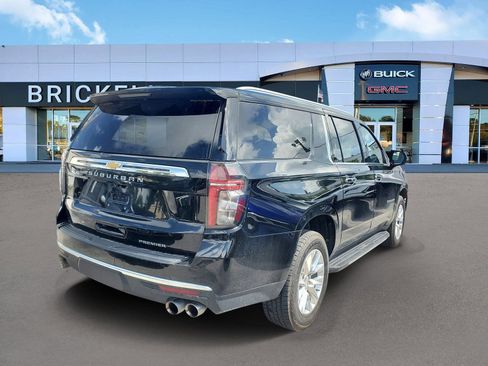 Used 2024 Chevrolet Suburban Premier image 3