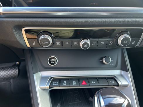 Certified 2025 Audi Q3 2.0T Premium w/ Convenience Package image 18