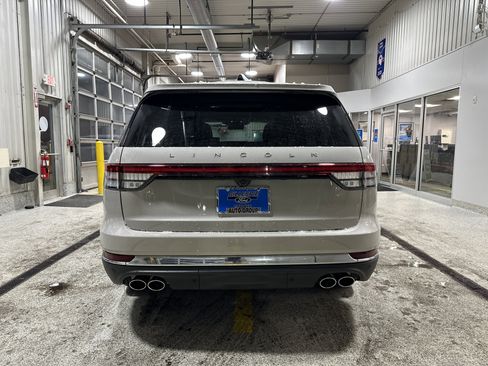 Used 2025 Lincoln Aviator Reserve w/ Equipment Group 201A image 4