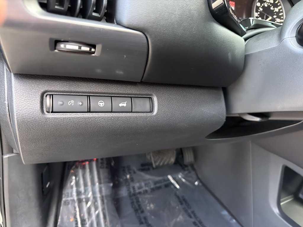 Used 2022 Nissan Pathfinder SL FWD image 20