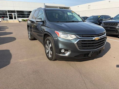Used 2018 Chevrolet Traverse LT AWD/4WD image 3