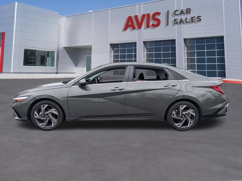 Used 2025 Hyundai Elantra SEL FWD image 10