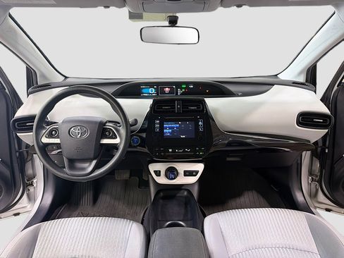 Used 2016 Toyota Prius Two image 3