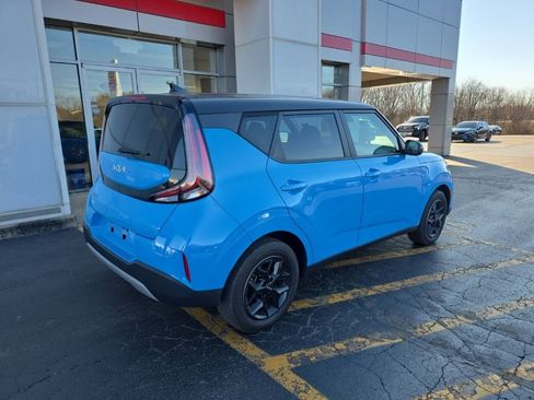 Used 2024 Kia Soul S image 3