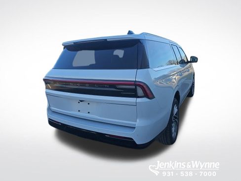 New 2026 Lincoln Navigator L Reserve AWD/4WD image 3
