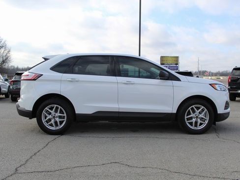 Used 2024 Ford Edge SE image 6