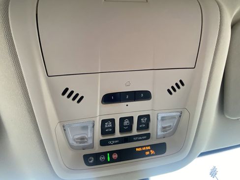 Used 2022 Buick Enclave Avenir w/ Avenir Technology Package image 30