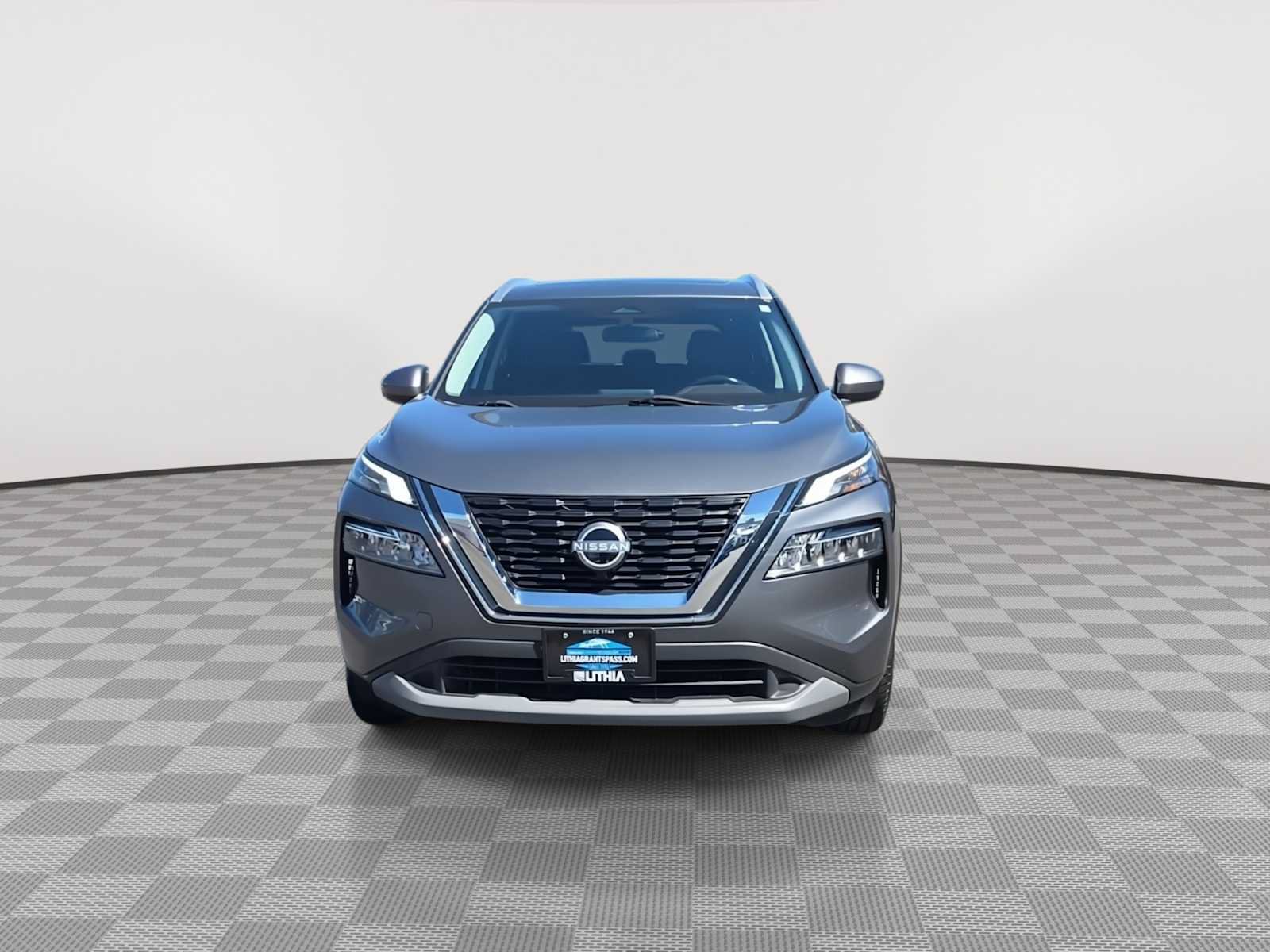 Used 2023 Nissan Rogue SV w/ SV Premium B Package AWD/4WD image 3
