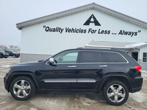 Used 2013 Jeep Grand Cherokee Overland image 24