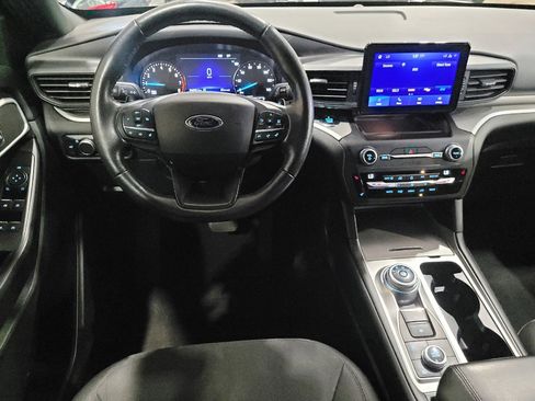 Used 2020 Ford Explorer XLT w/ Comfort Package AWD/4WD image 22