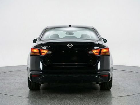 Used 2025 Nissan Altima 2.5 SV FWD image 7