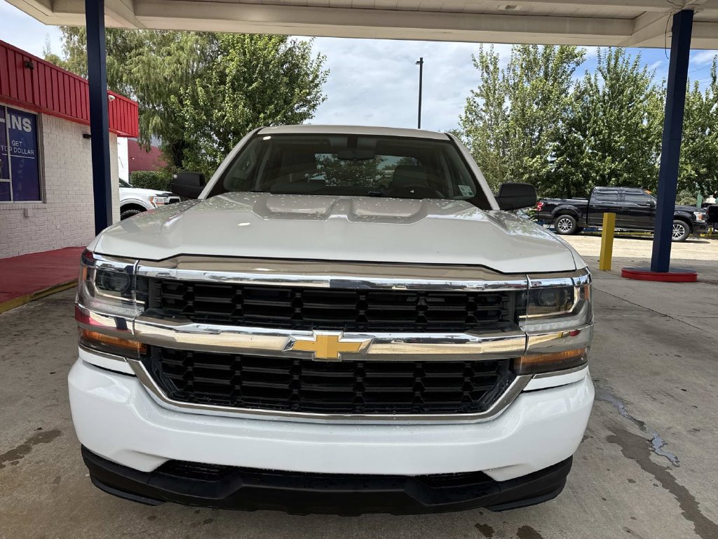 Used 2018 Chevrolet Silverado 1500 W/T w/ WT Convenience Package RWD image 2