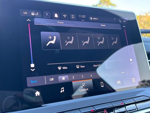 Used 2025 Jeep Compass Limited image 6