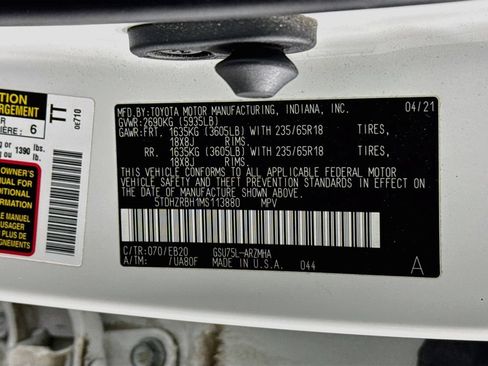 Used 2021 Toyota Highlander XLE AWD/4WD image 34
