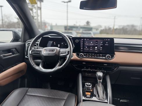 Used 2023 GMC Canyon AT4 w/ AT4 Premium Package image 12