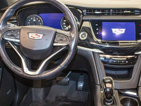 Used 2020 Cadillac XT6 Premium Luxury image 18