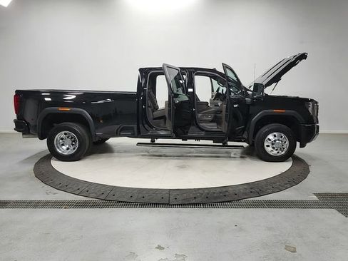 Used 2025 GMC Sierra 3500 Denali w/ Denali Reserve Package AWD/4WD image 16