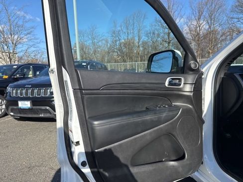 Used 2022 Jeep Grand Cherokee Laredo X image 35