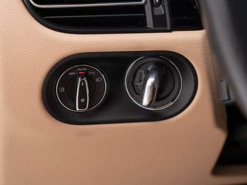 Certified 2021 Porsche Macan S image 27