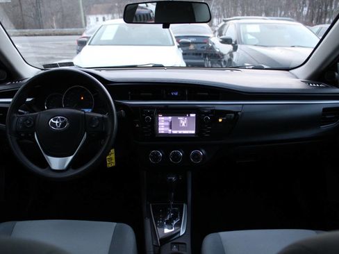 Used 2016 Toyota Corolla L image 31
